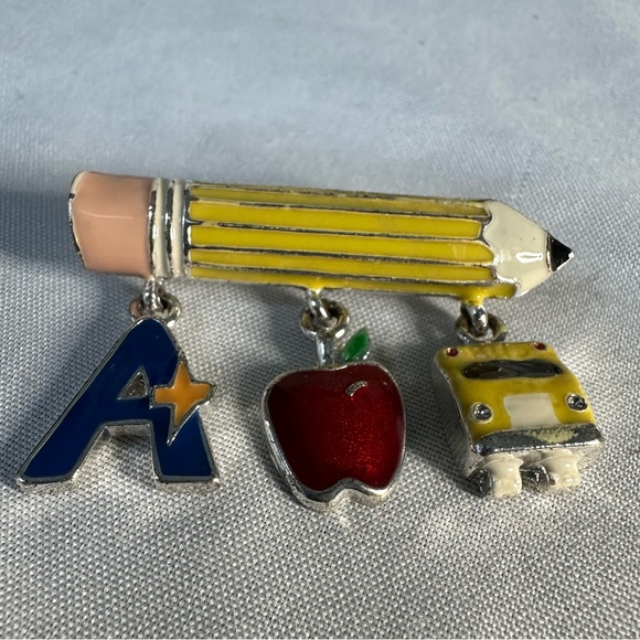 Teacher pin swag buttons - Picture 6 of 9